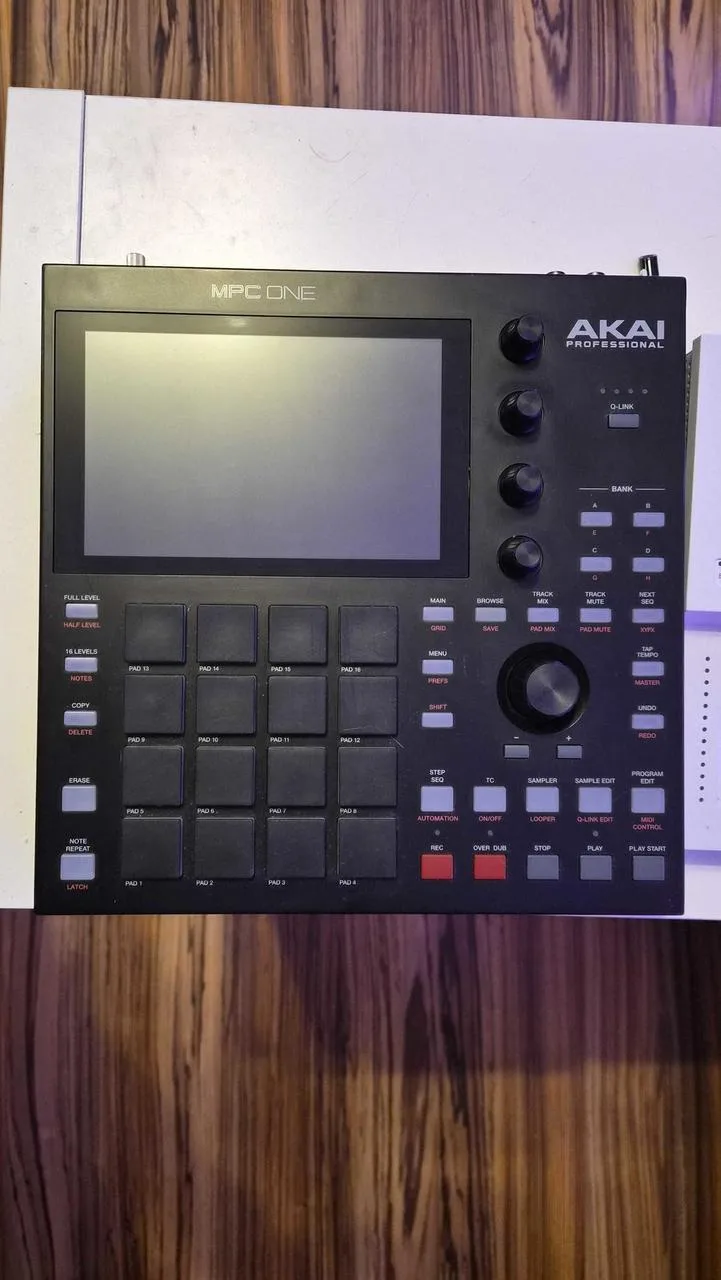 AKAI MPC One | Groovebox