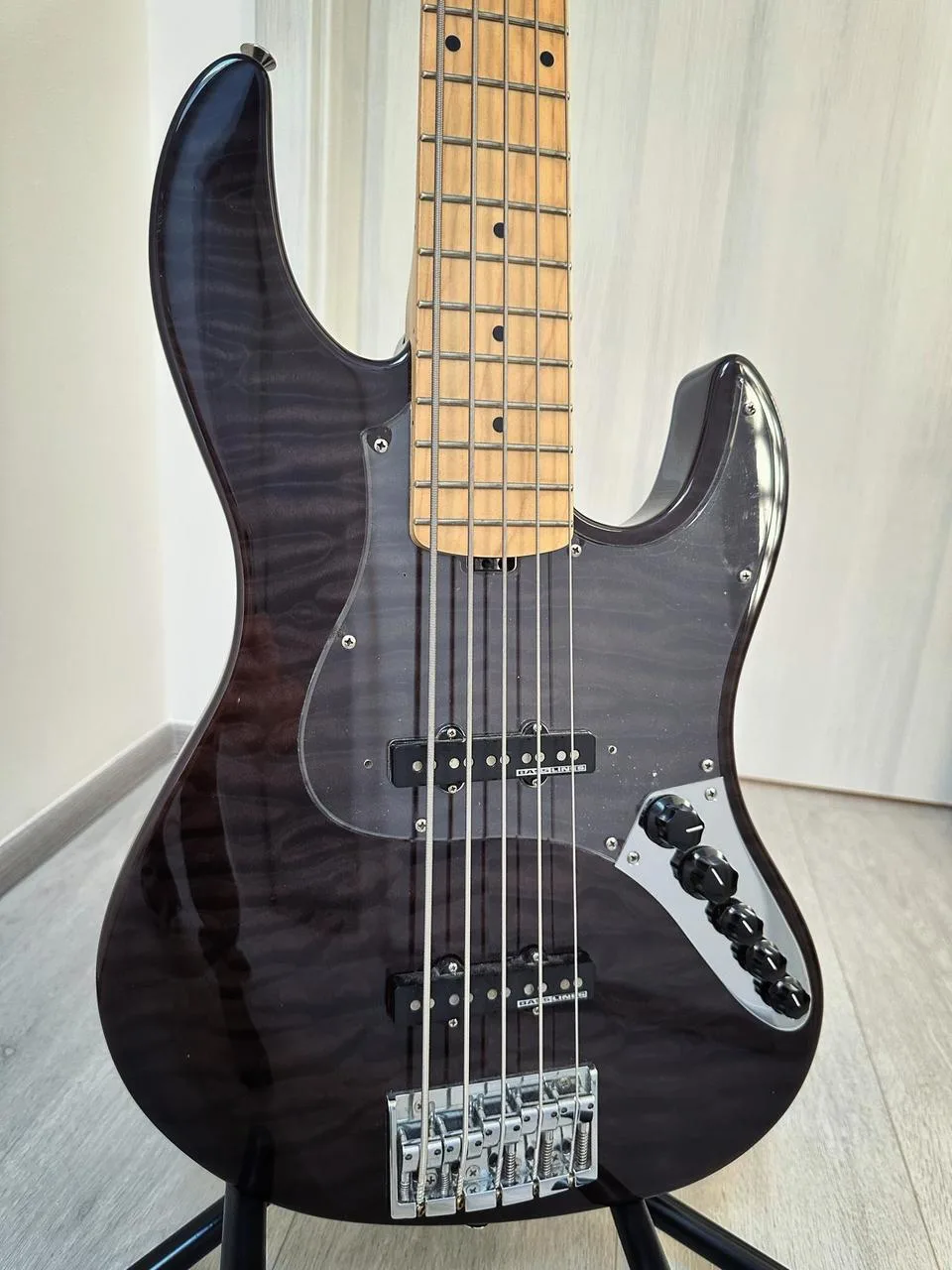 ESP Amaze 5 String, Active, Seymour Duncan Basslines