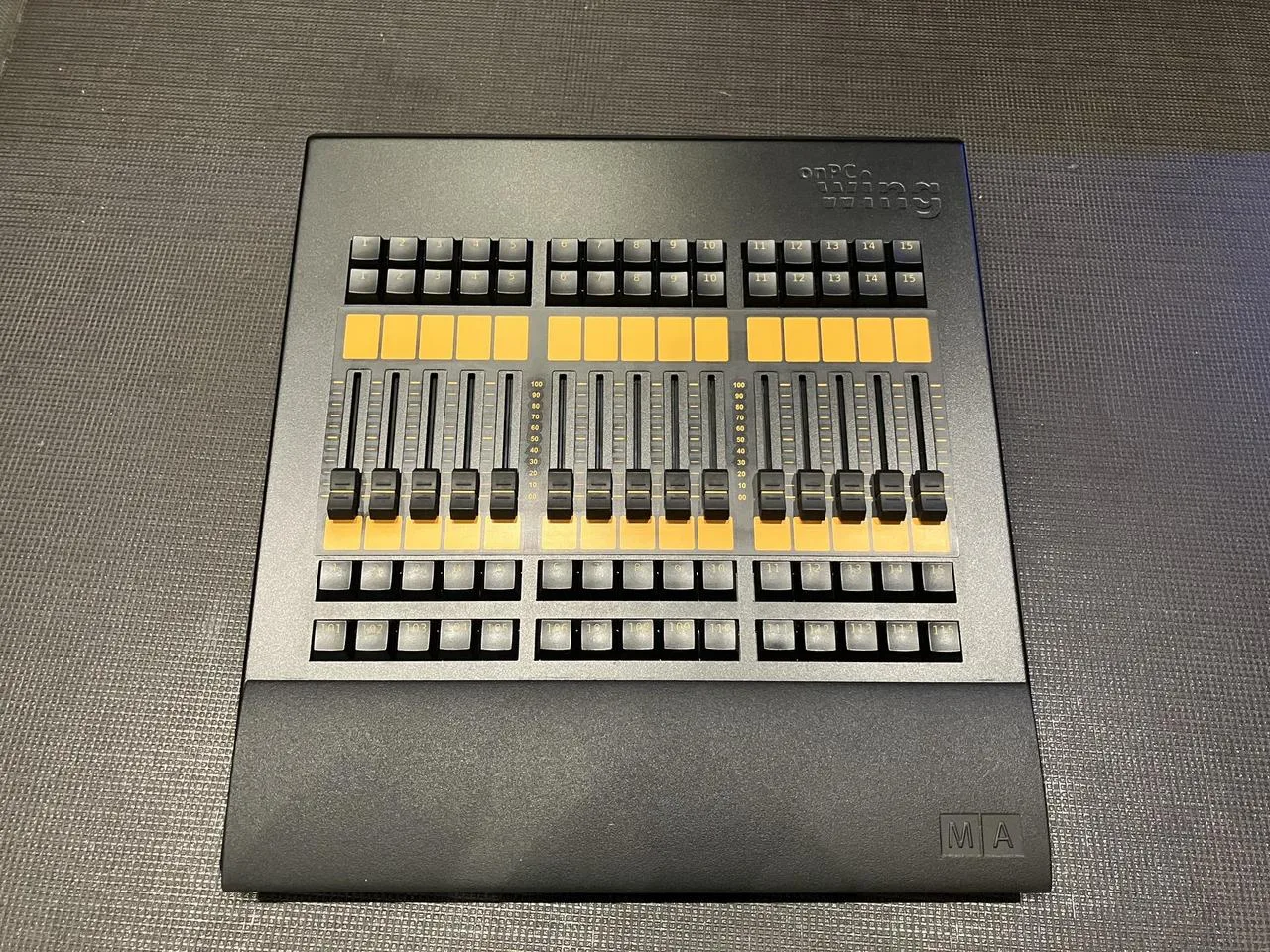 MA onPC fader wing