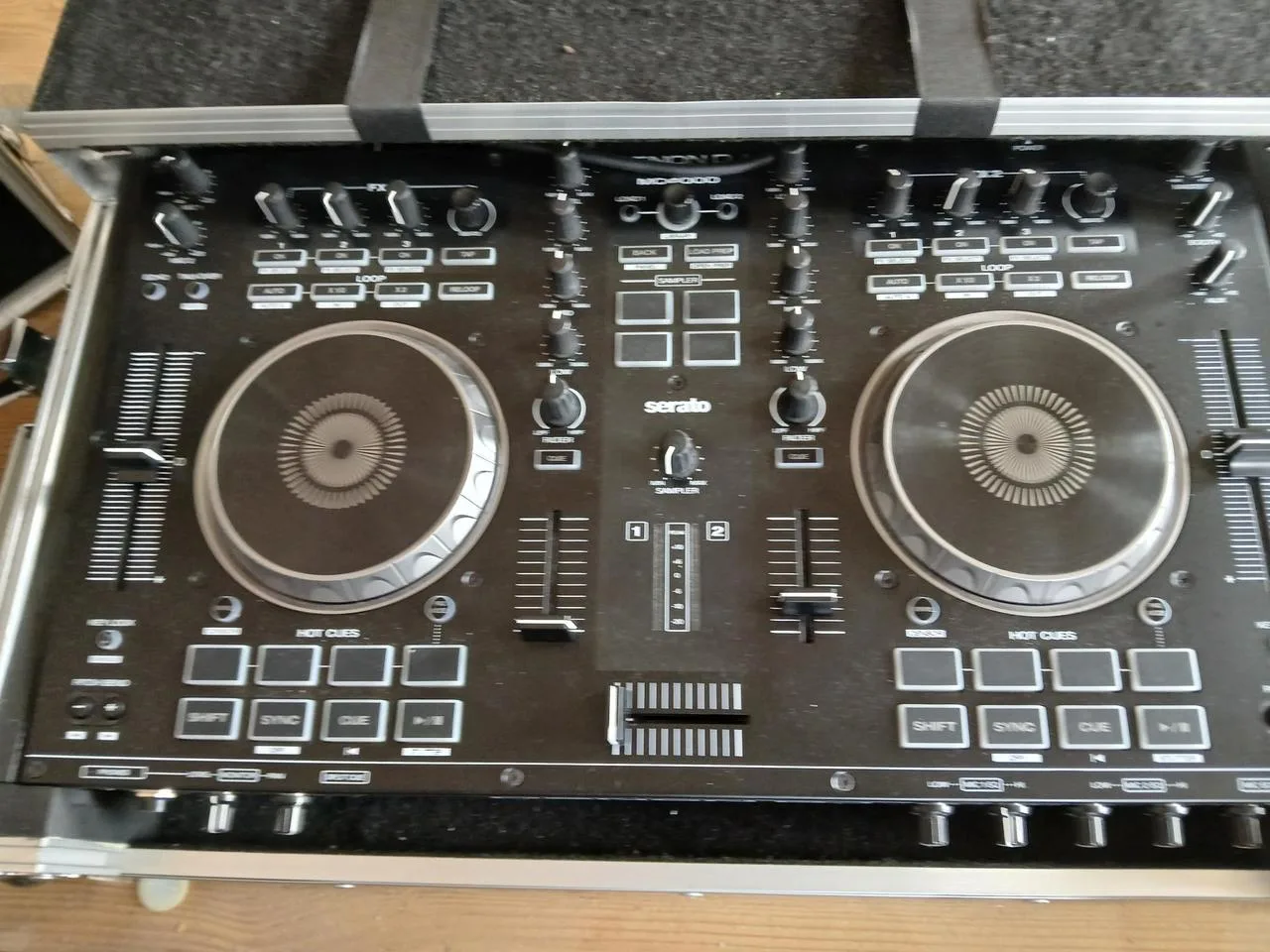 Denon MC4000 + kufr MAGMA