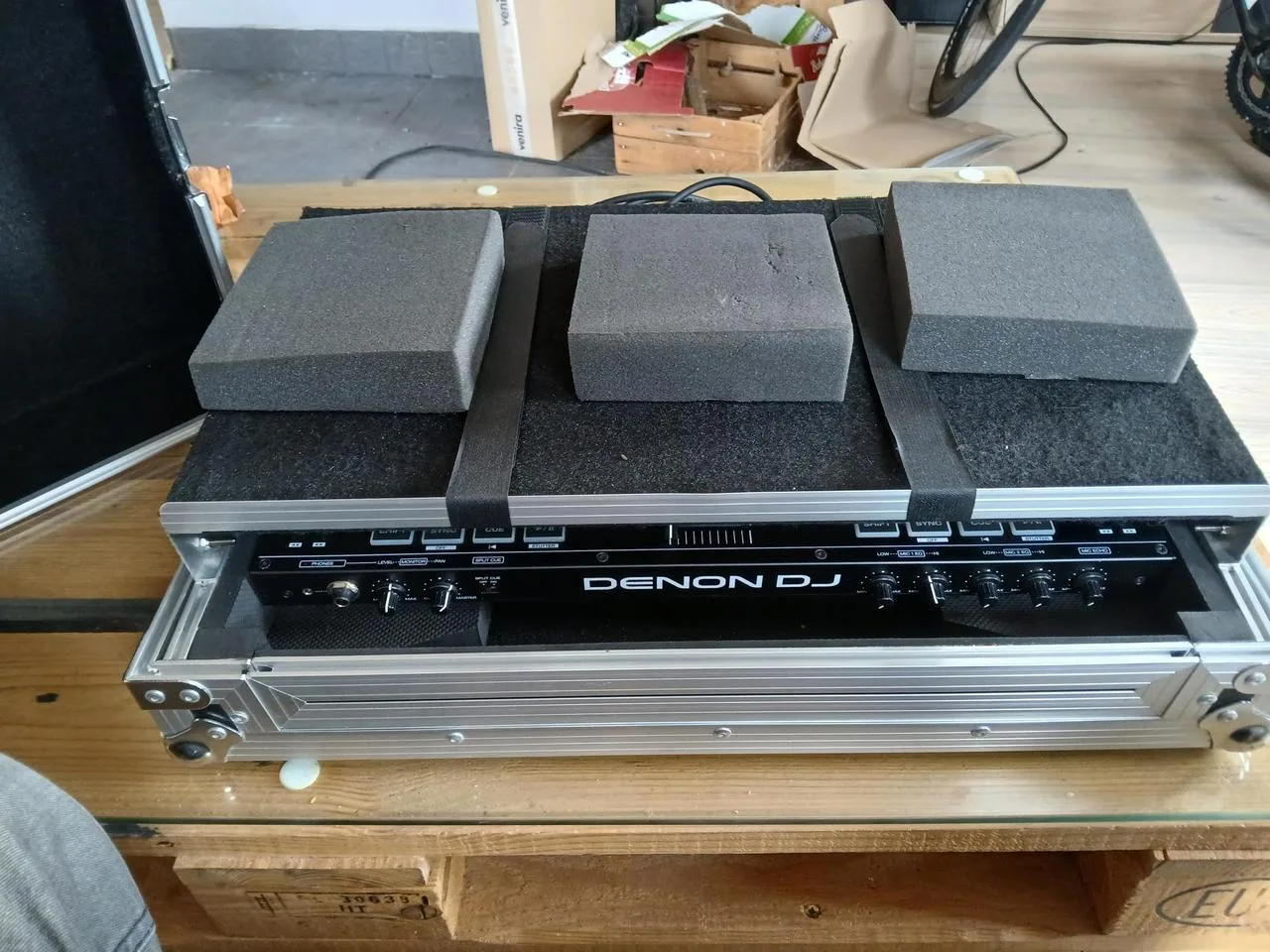 Denon MC4000 + kufr MAGMA