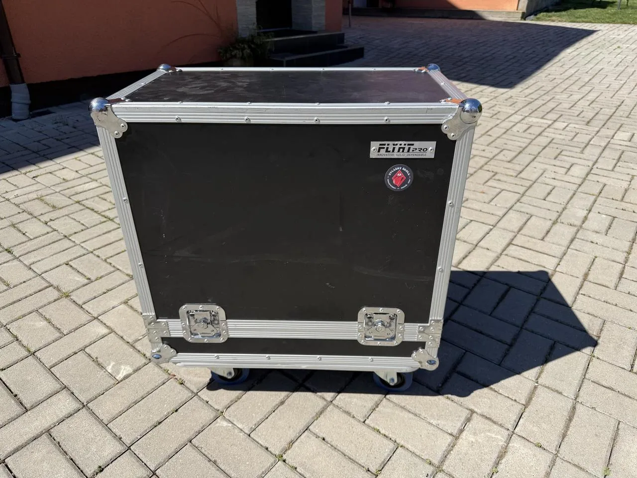 Hard case na kombo 1x12 na kolečkách