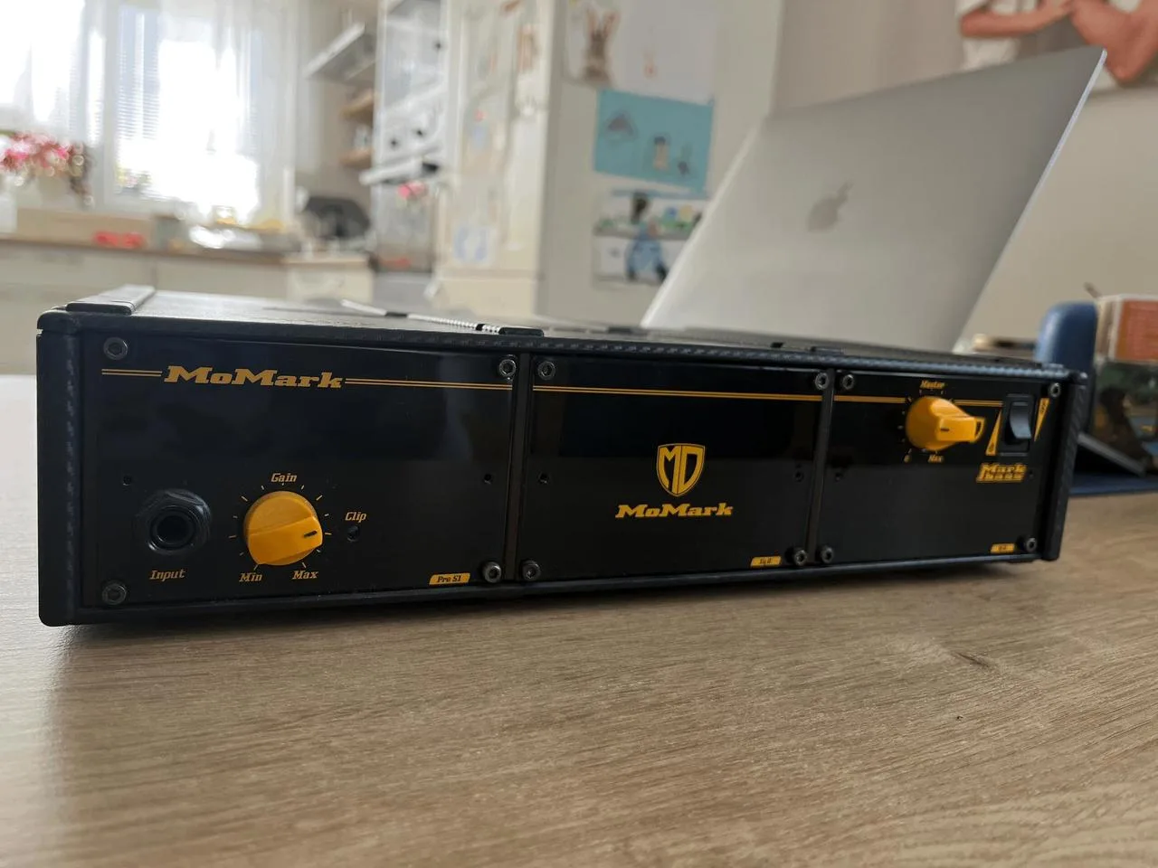 Lehoučký prcek na menší akce MARK BASS 350W