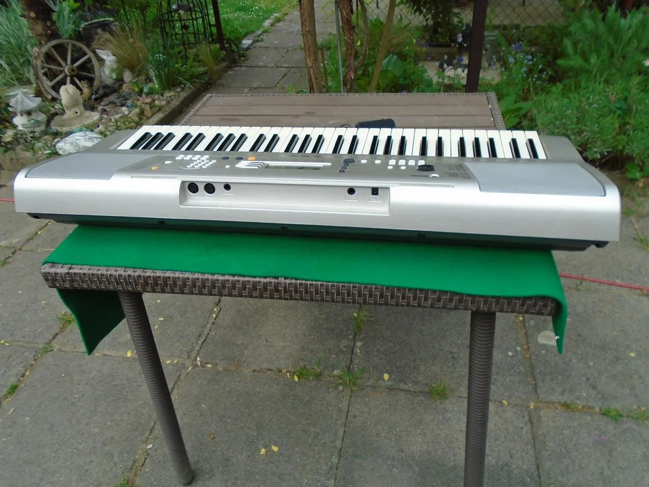 Yamaha digitální klávesy PSR-E313 funkční hrají pěkně