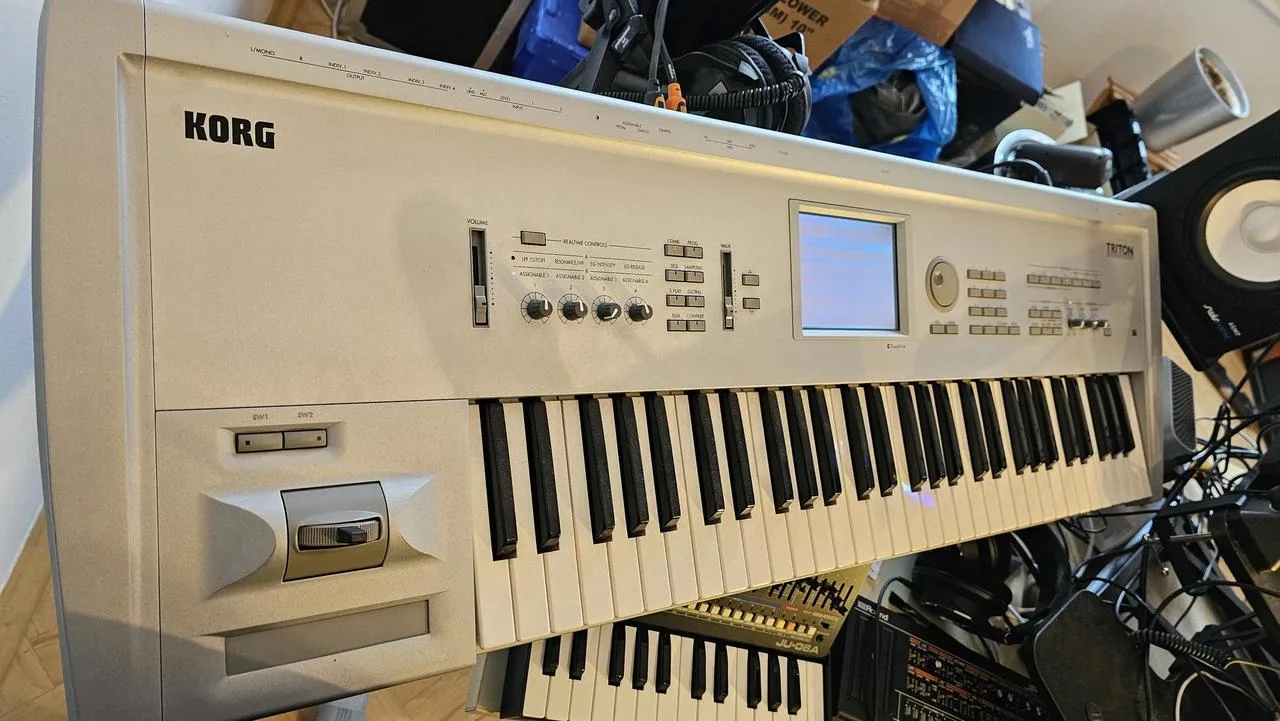 Korg Triton