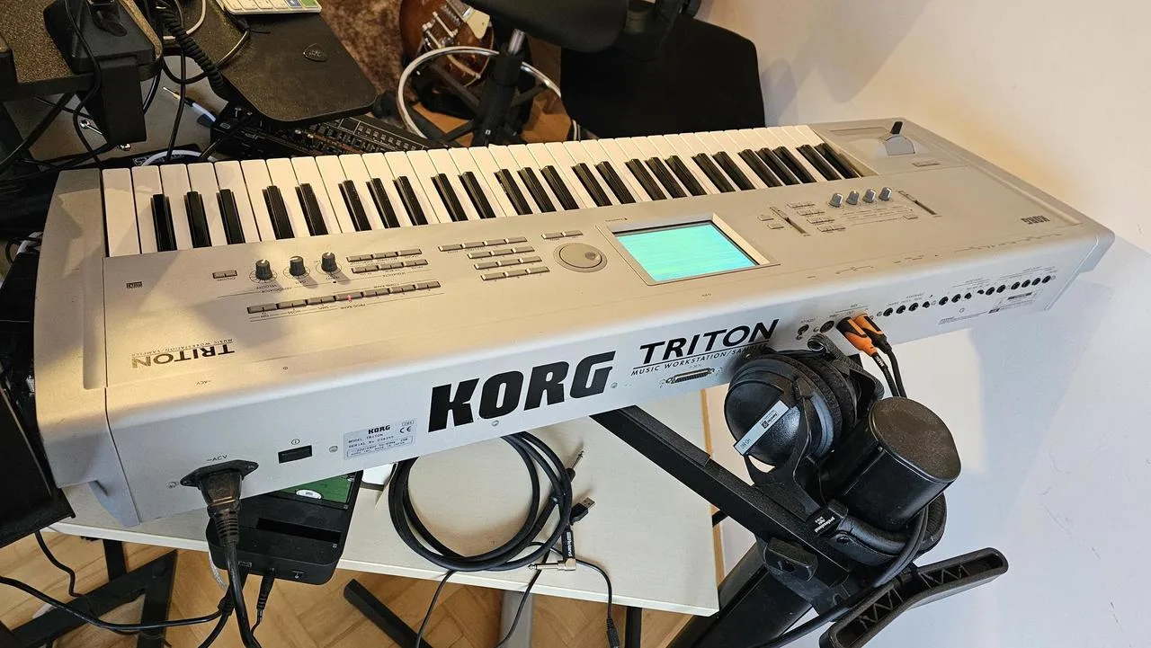 Korg Triton