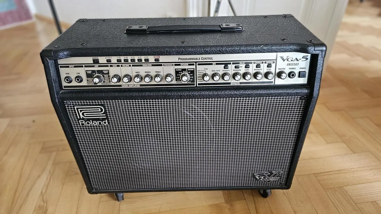 Roland VGA 5 Profesionální kytarový zesilovač