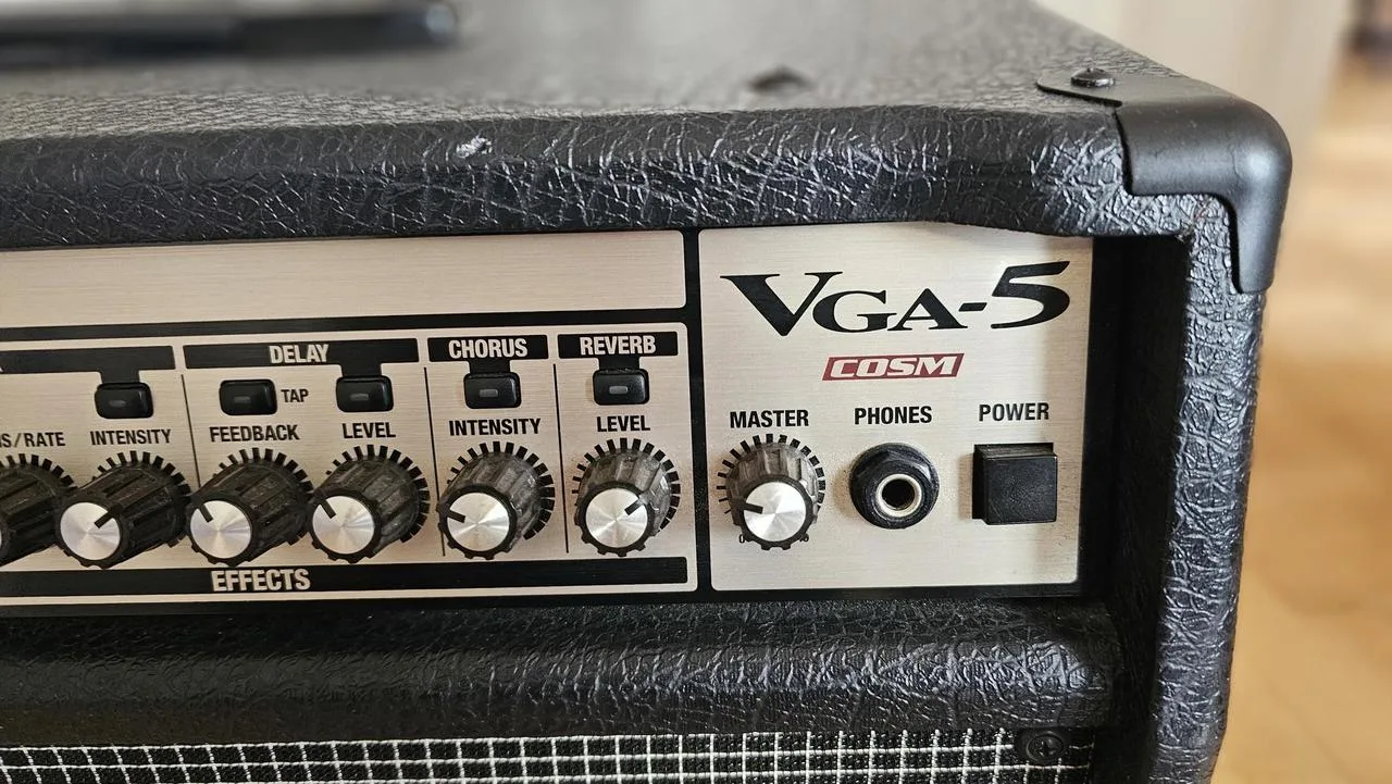 Roland VGA 5 Profesionální kytarový zesilovač