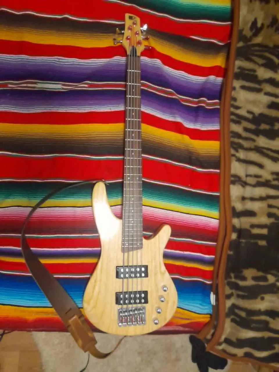Ibanez bass SRX 355