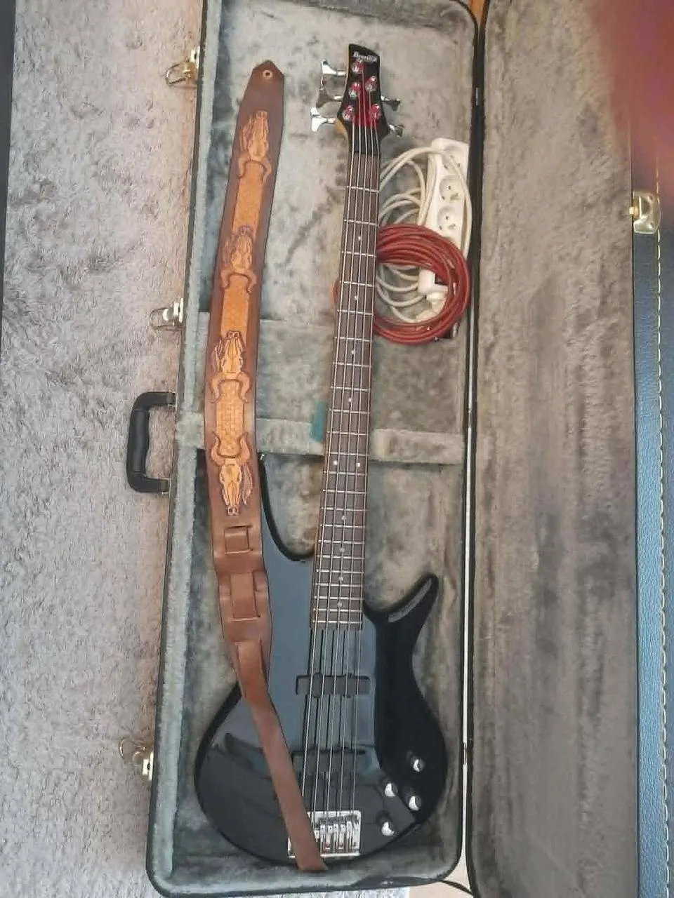 Ibanez bass roadgear 5st