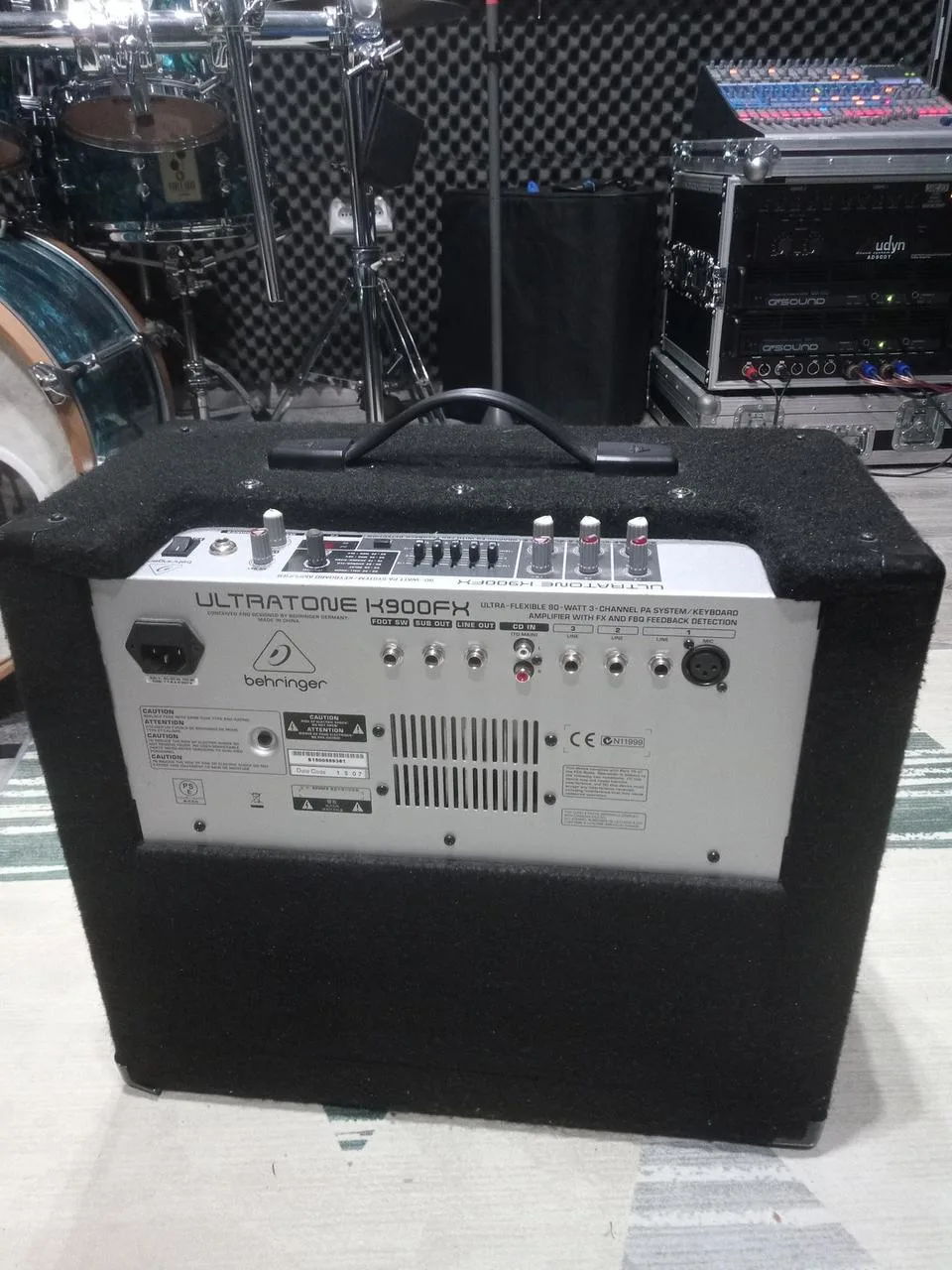Predám klávesové kombo Behringer Ultratone K 900 FX