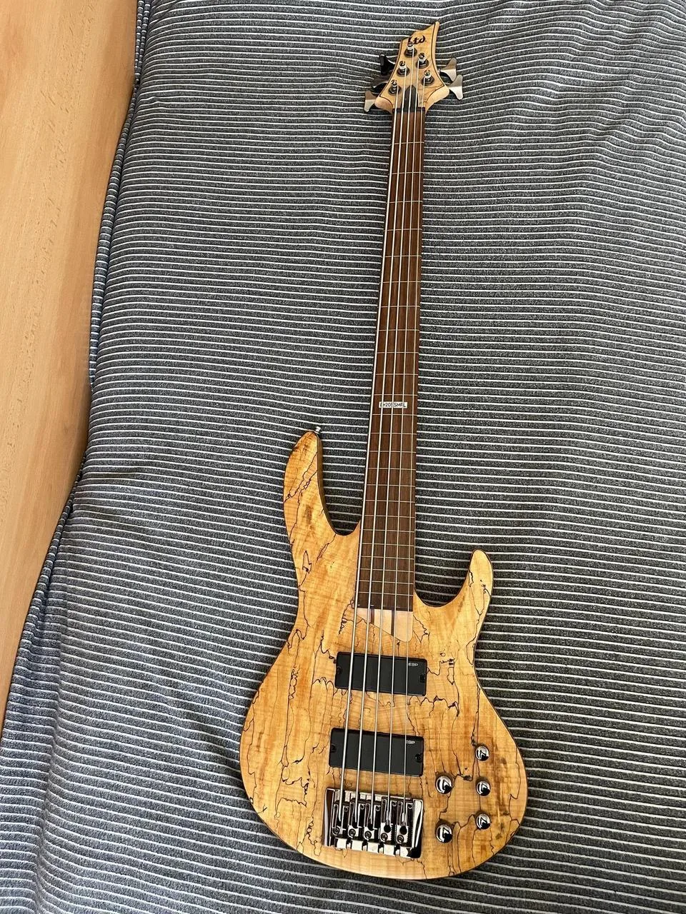 Baskytara ESP Ltd B-205 SMFL