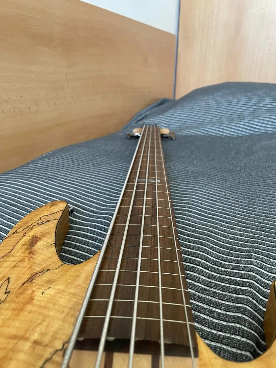 Baskytara ESP Ltd B-205 SMFL