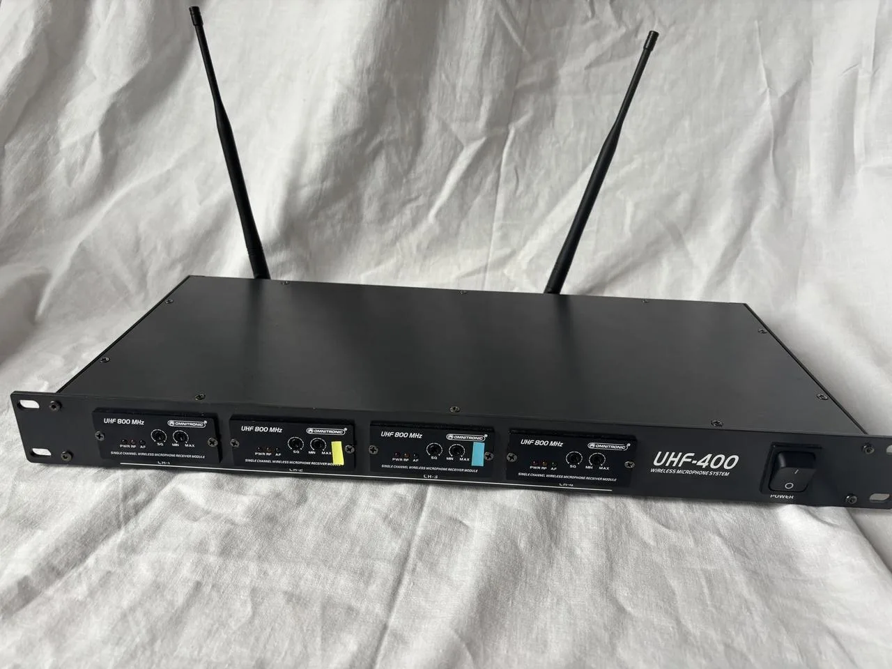 Bezdrátové mikrofony Omnitronic UHF-400