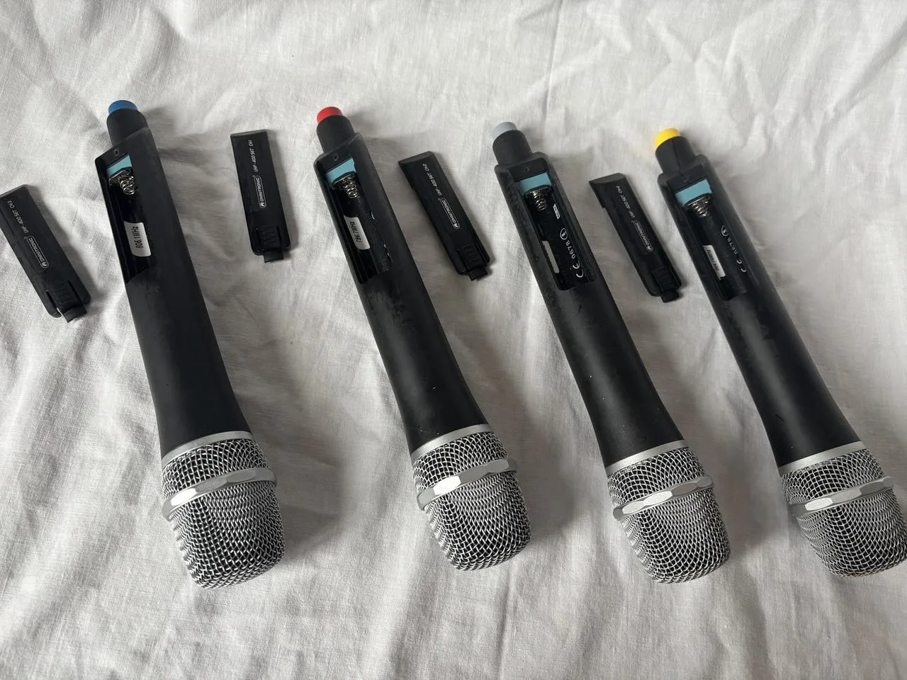 Bezdrátové mikrofony Omnitronic UHF-400