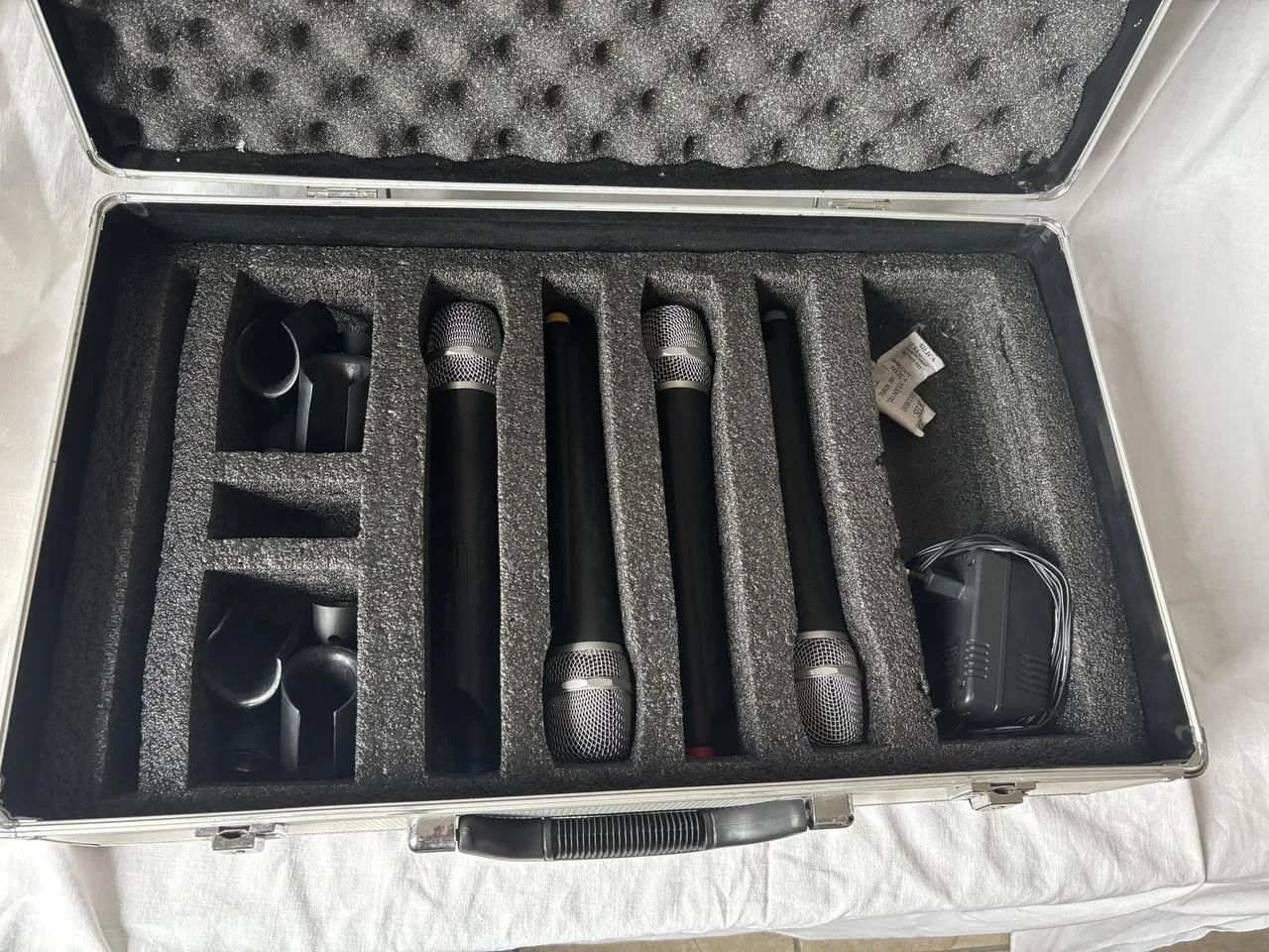 Bezdrátové mikrofony Omnitronic UHF-400