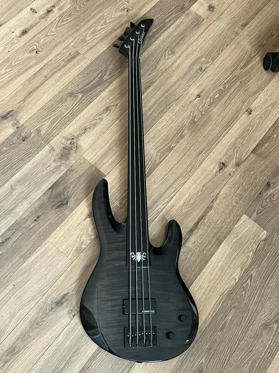 VIVIAN Master’s Hammer Signature Bass