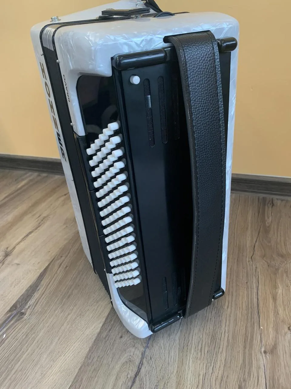akordeon Hohner Bravo III, 96 basový