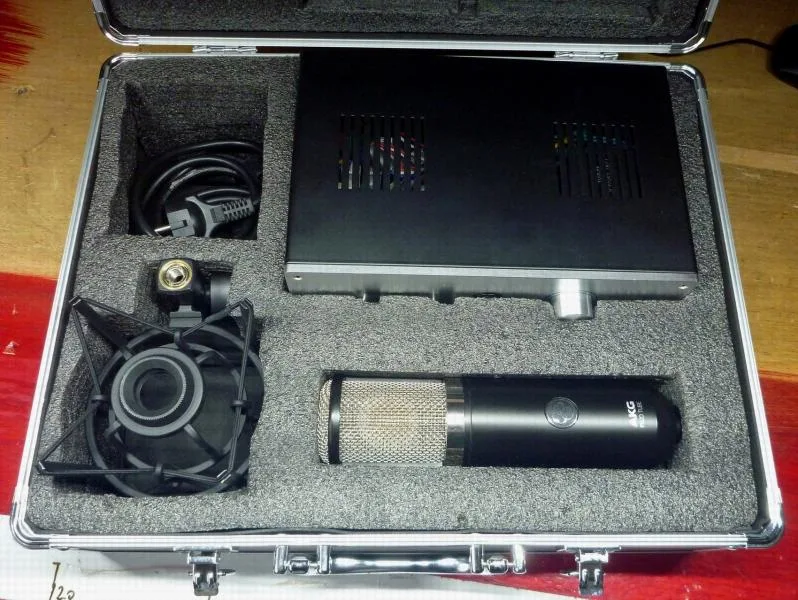 Prodám mikrofon lampový AKG P820