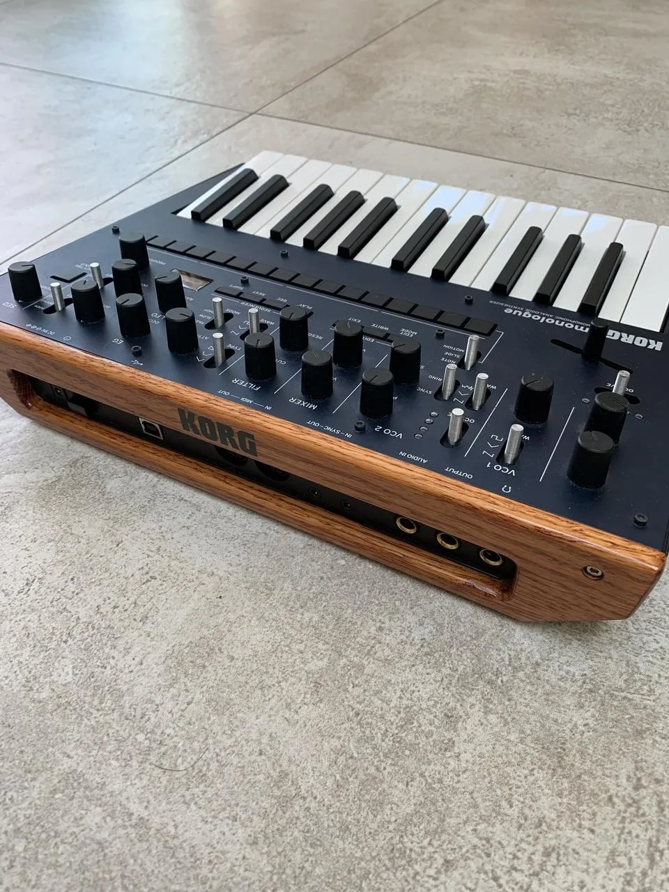 Korg Monologue – analogový syntezátor (stav jako nový)