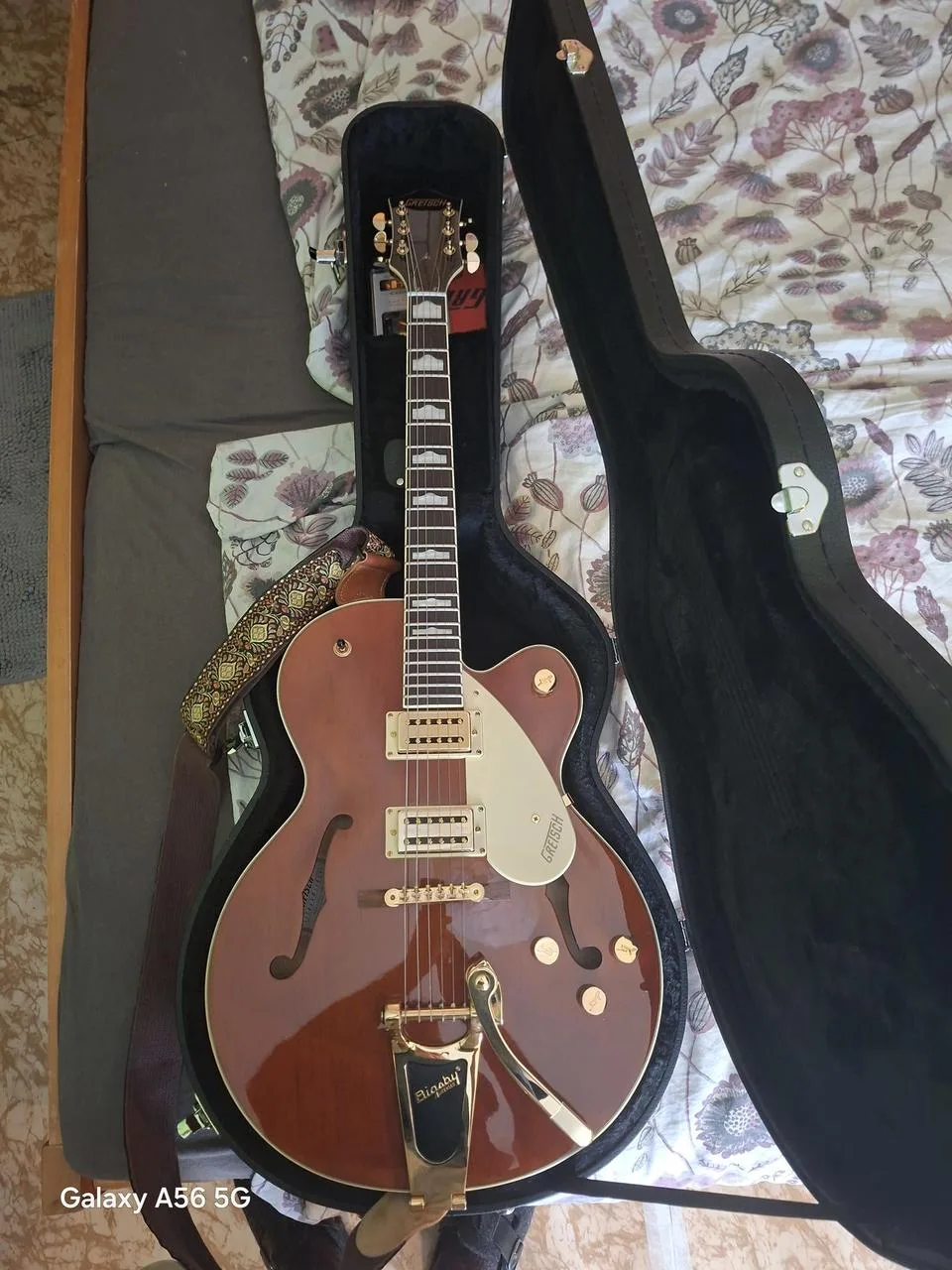 Gretsch Steamliner with Bigsby G2410TG