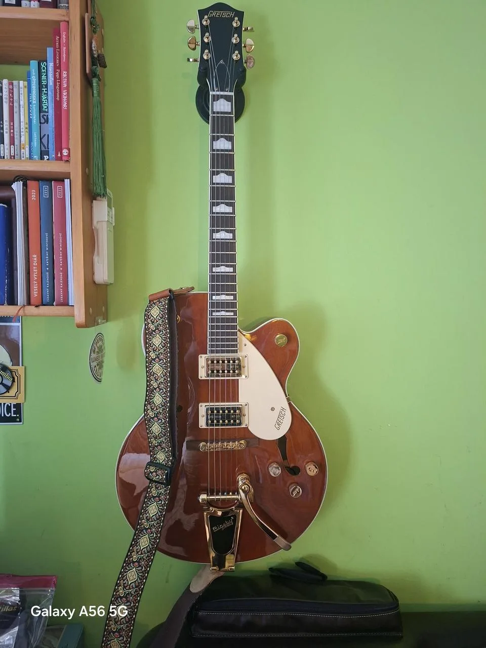 Gretsch Steamliner with Bigsby G2410TG