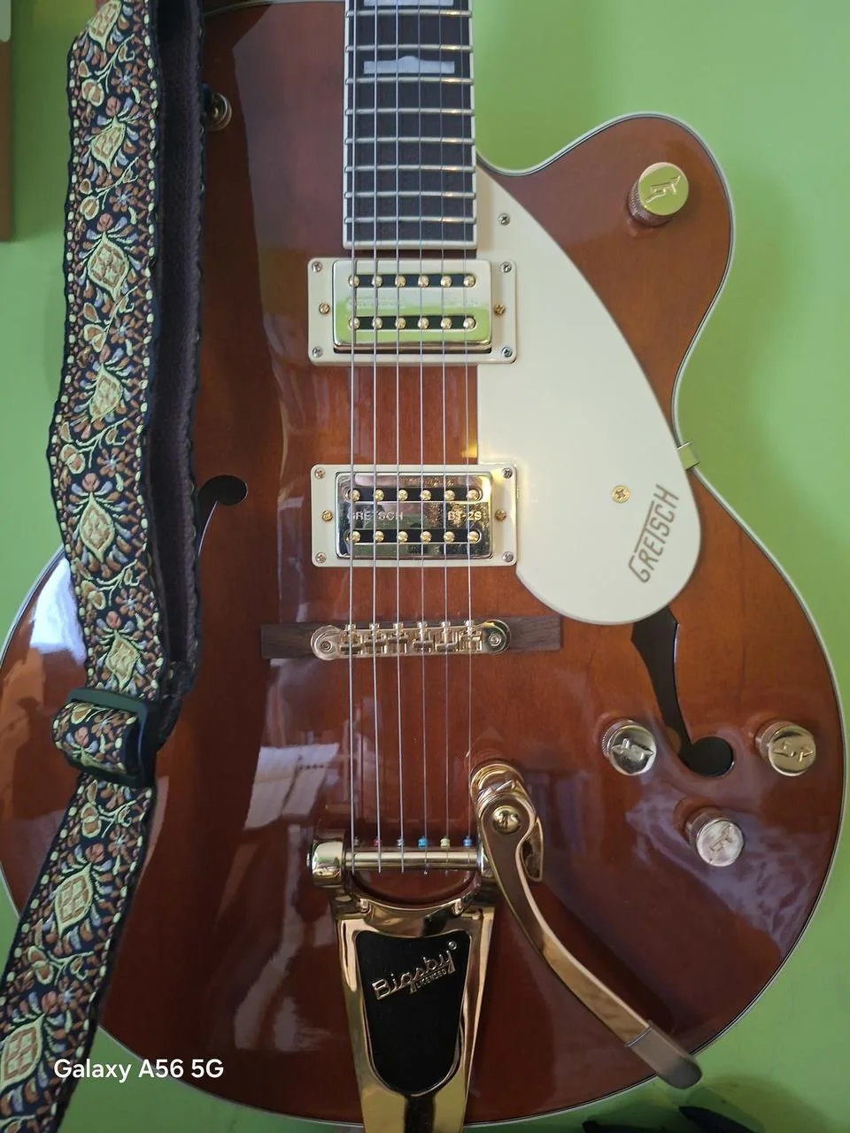 Gretsch Steamliner with Bigsby G2410TG