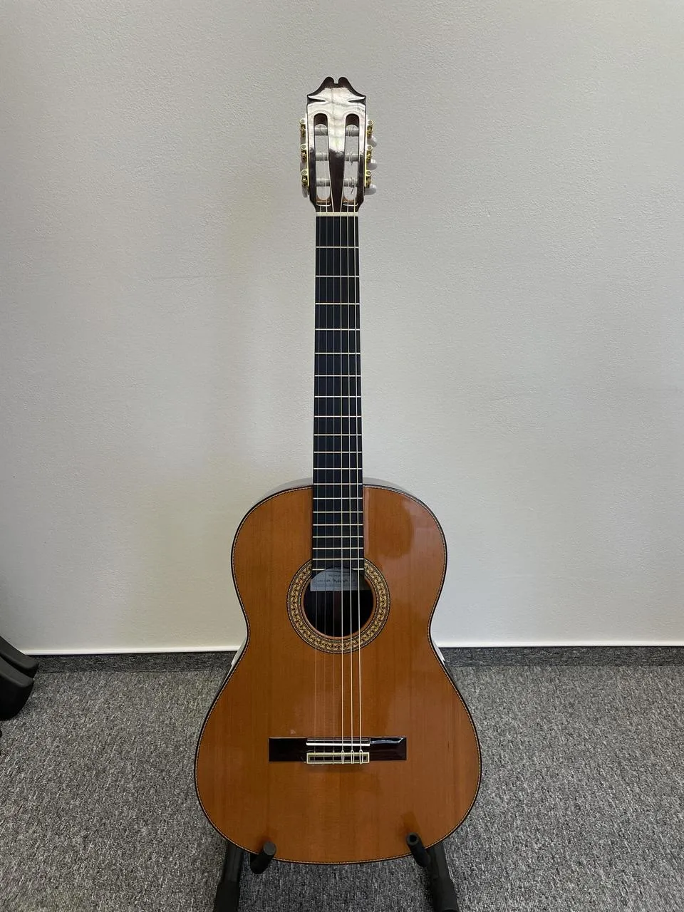 Juan Hernandez Profesor Cedar - Left handed