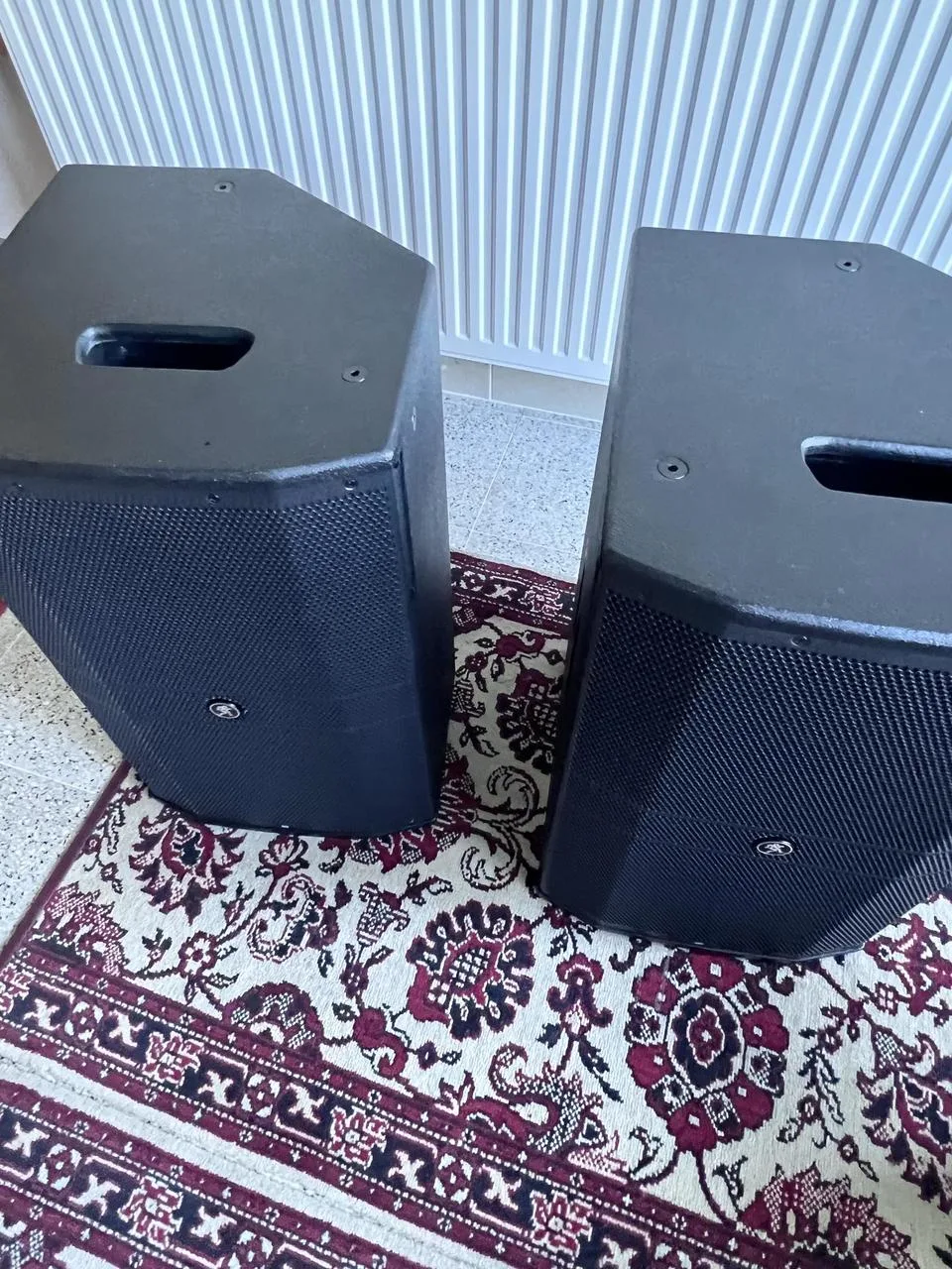Reprobedny Mackie DRM 212