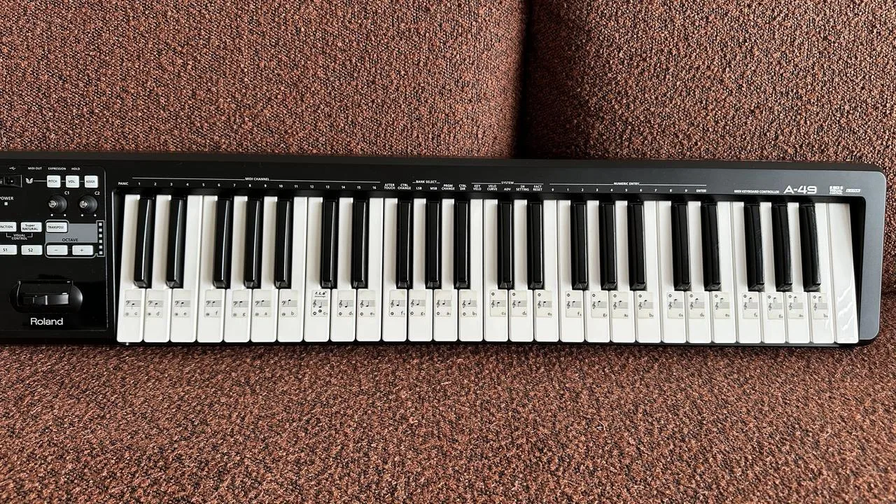 Prodám MIDI klaviaturu Roland A-49