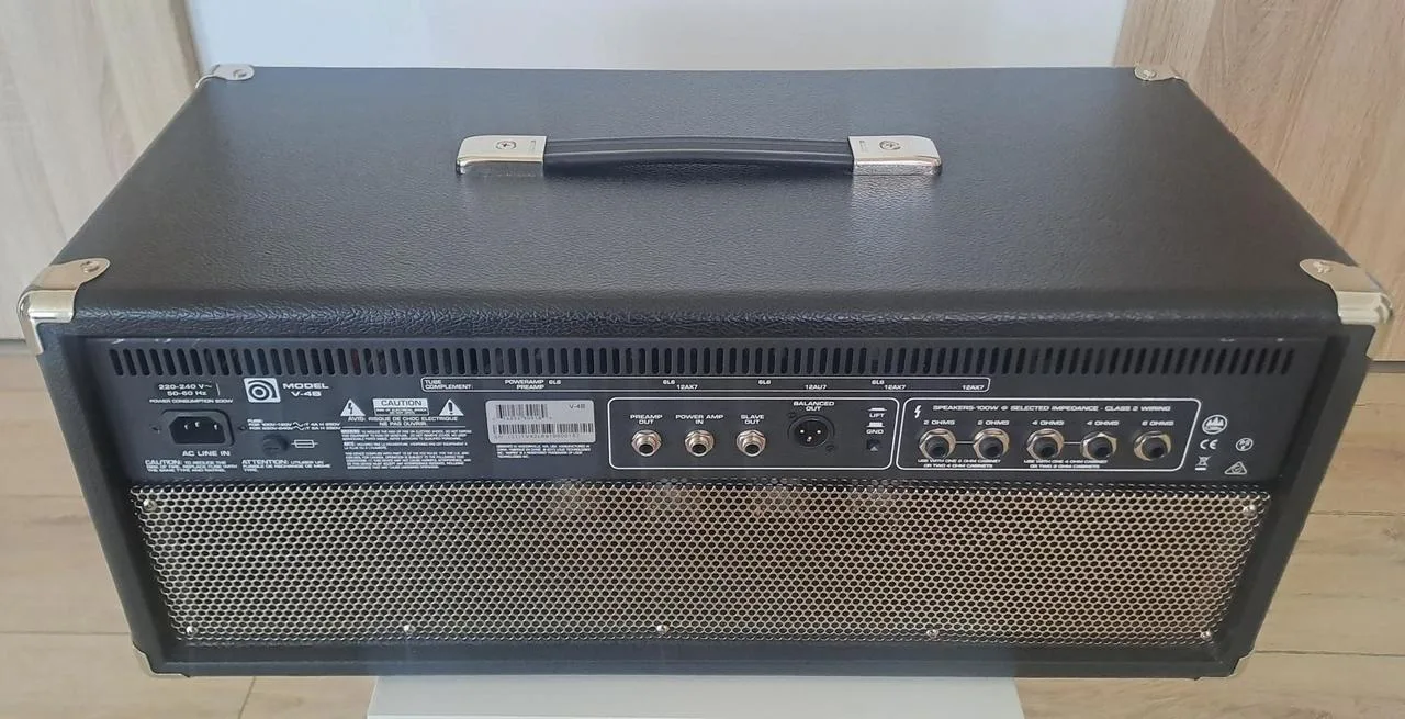 Ampeg V-4B