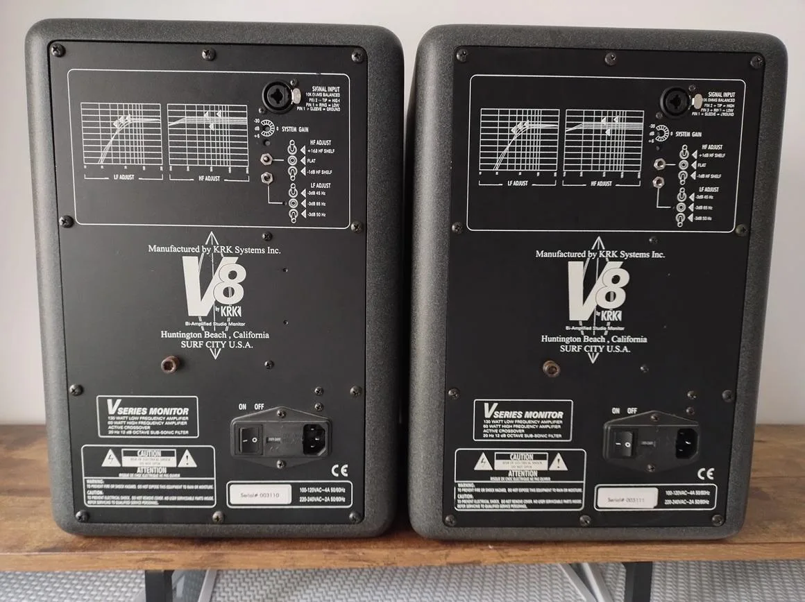 KRK V8 series 1 štúdiové monitory
