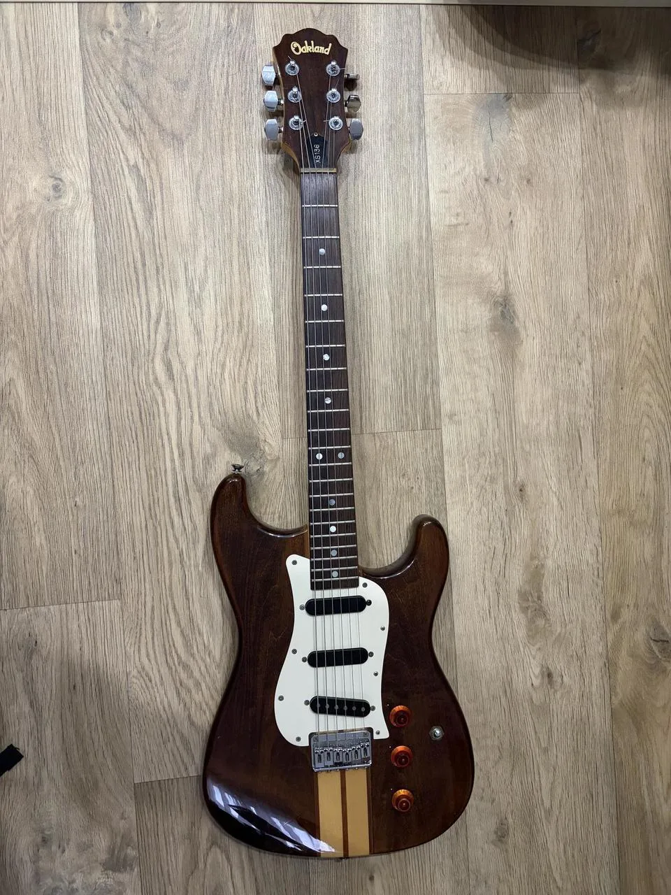 Oakland XS136