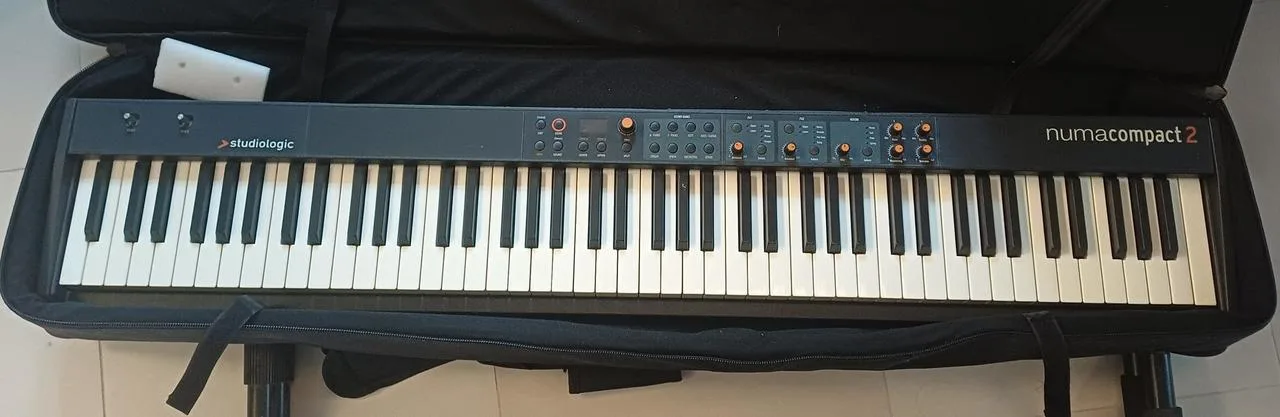 Studiologic Numa Compact 2 + obal + stojan + sustain pedal