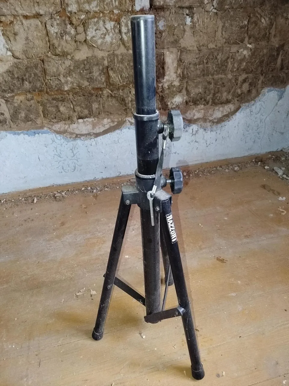 Repro stojany