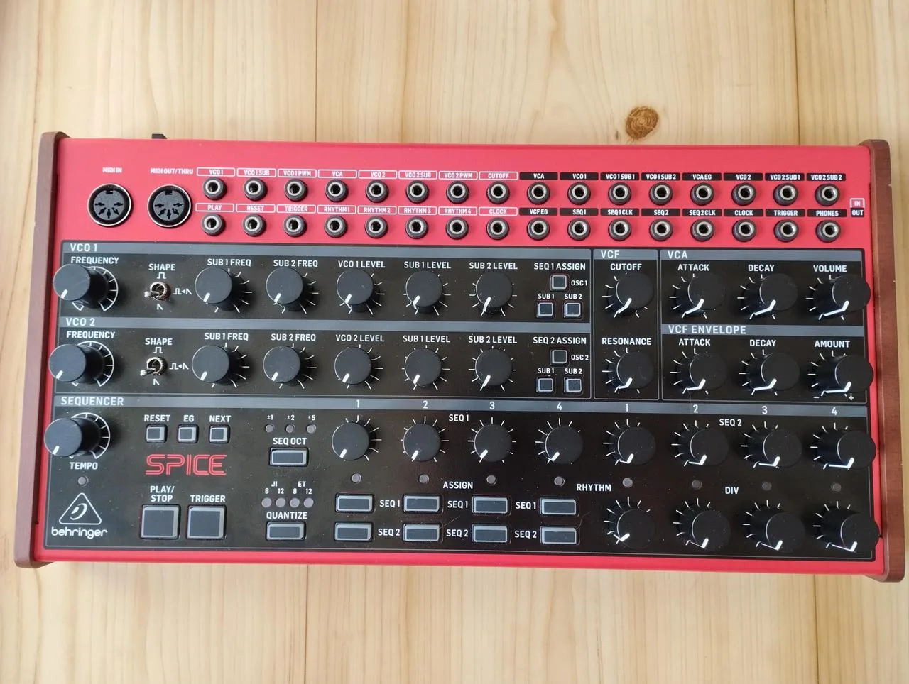 Syntezátor Behringer Spice ZÁRUKA