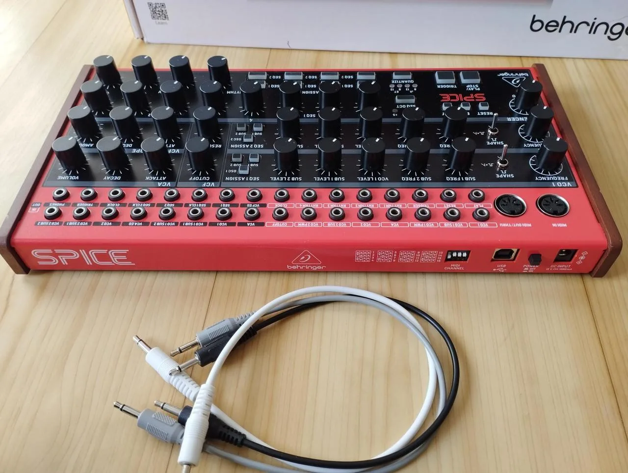 Syntezátor Behringer Spice ZÁRUKA