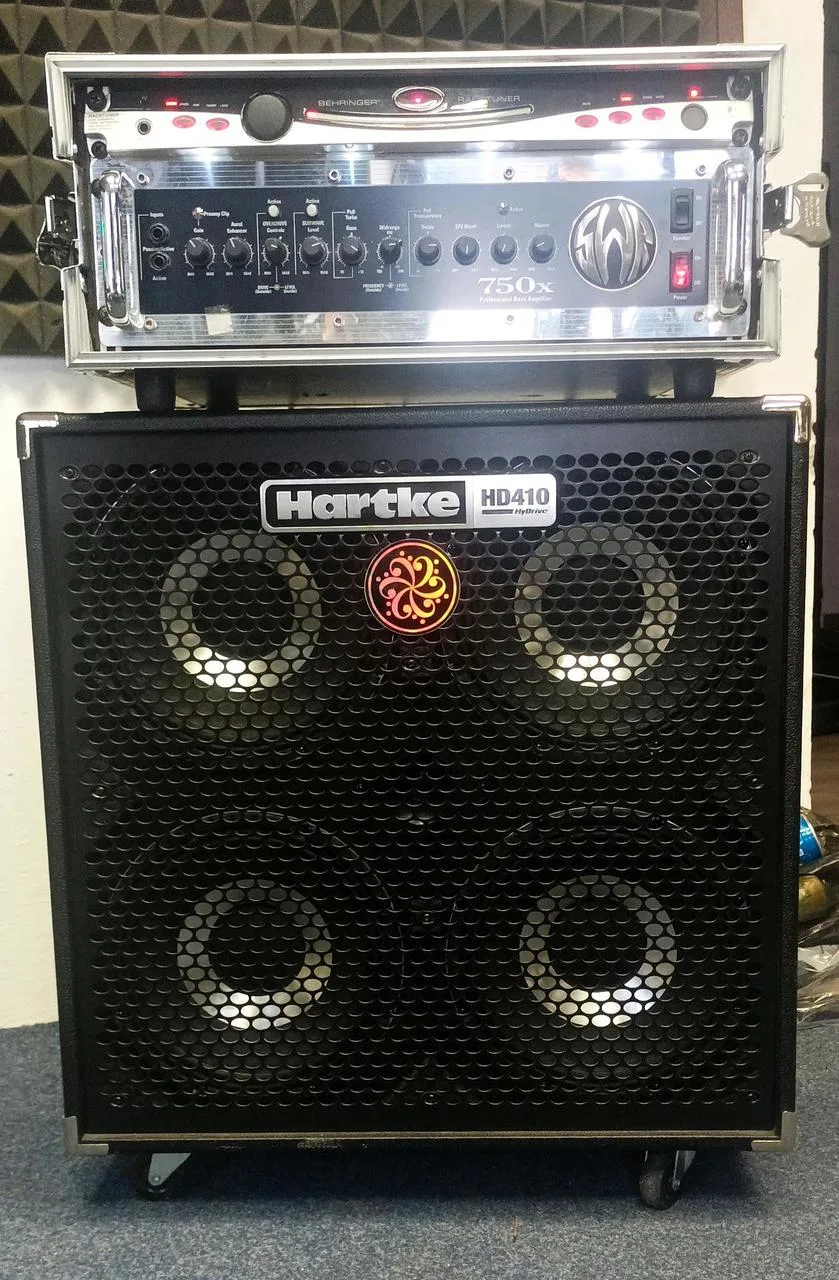Komplet aparát SWR750X, box Hartke HD410, ladička, rack