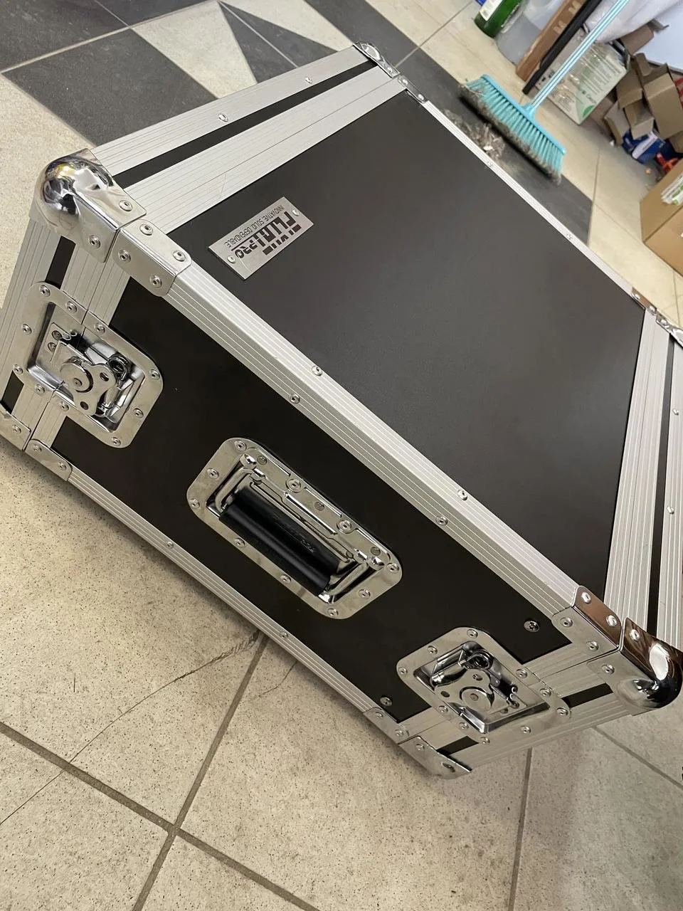 Koncové zesilovače+case