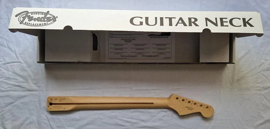 predám krk Fender Player Series LH Stratocaster 22