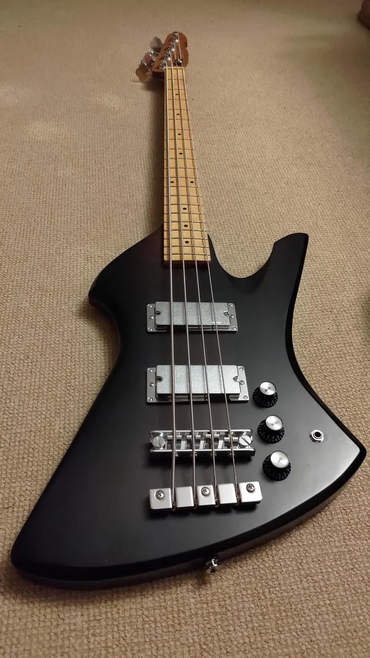 Baskytara BACH Custom H E A D