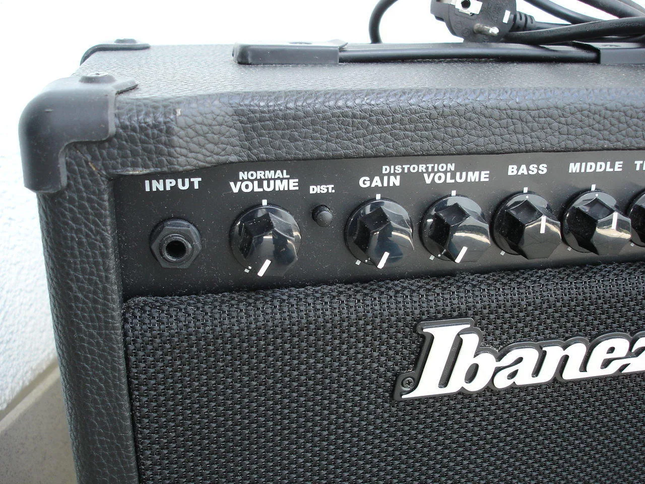kytarové kombo Ibanez 15W