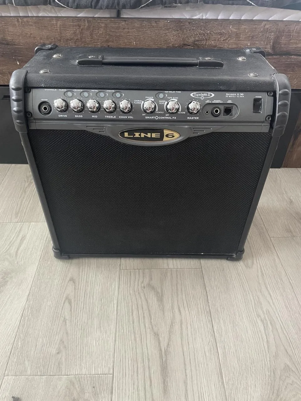 Line 6 Spider II - 30 watts/12 inch