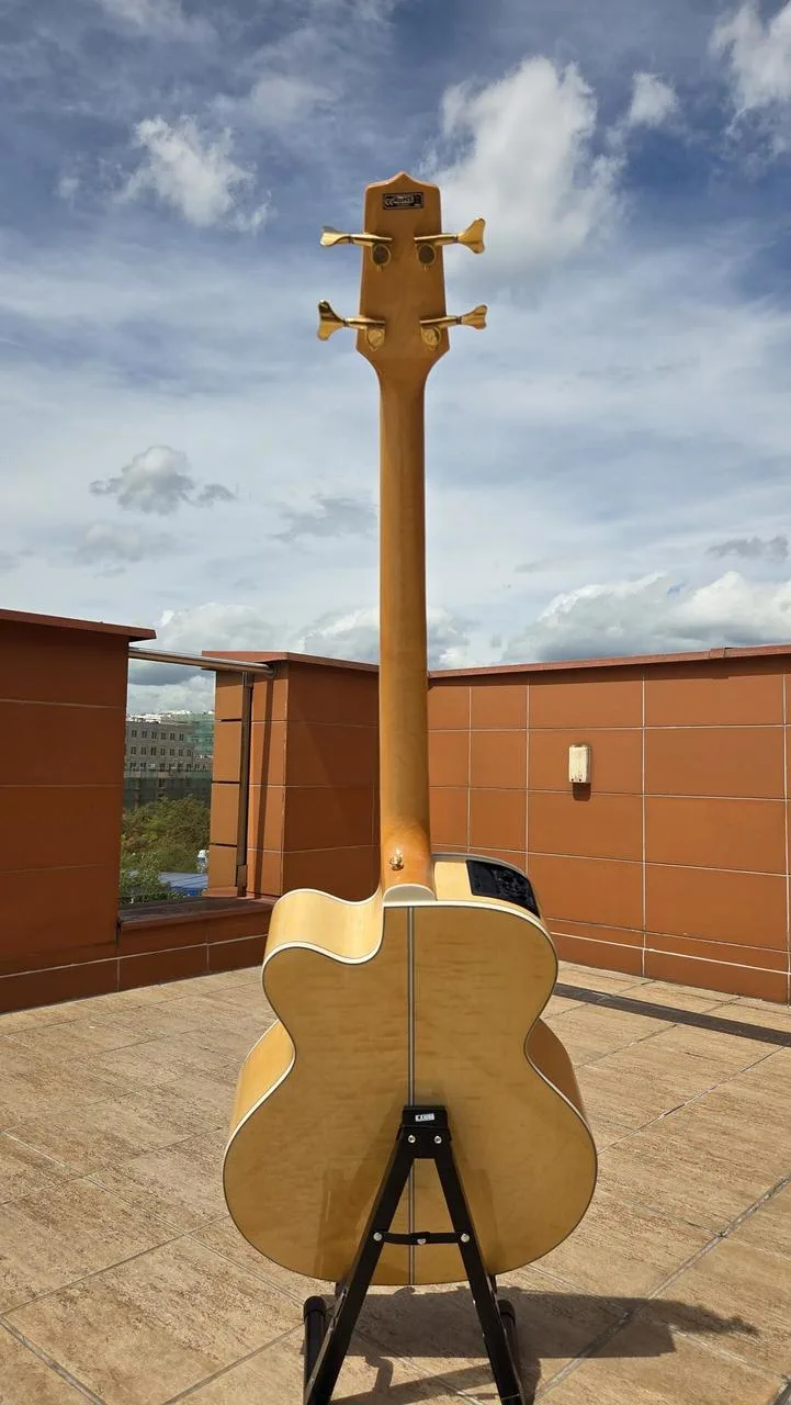 Elektroakustická baskytara Takamine GB72CE-NAT – jako nová