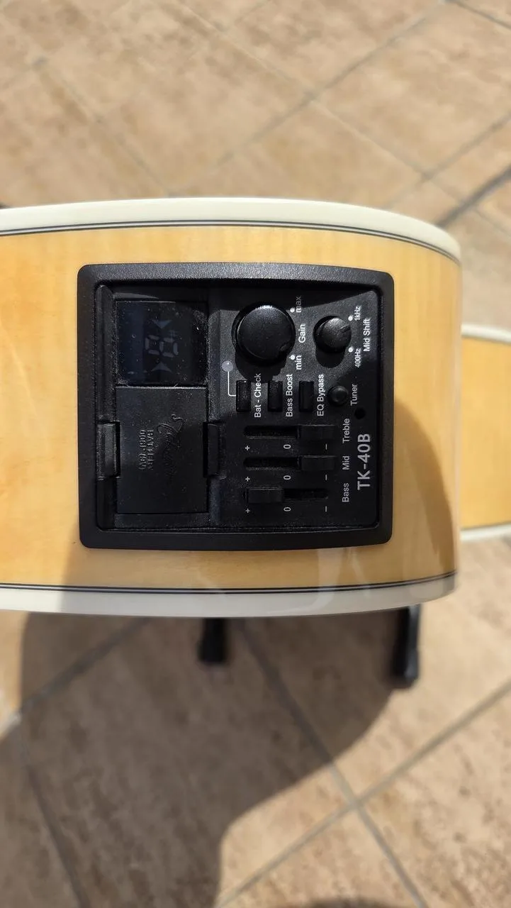 Elektroakustická baskytara Takamine GB72CE-NAT – jako nová