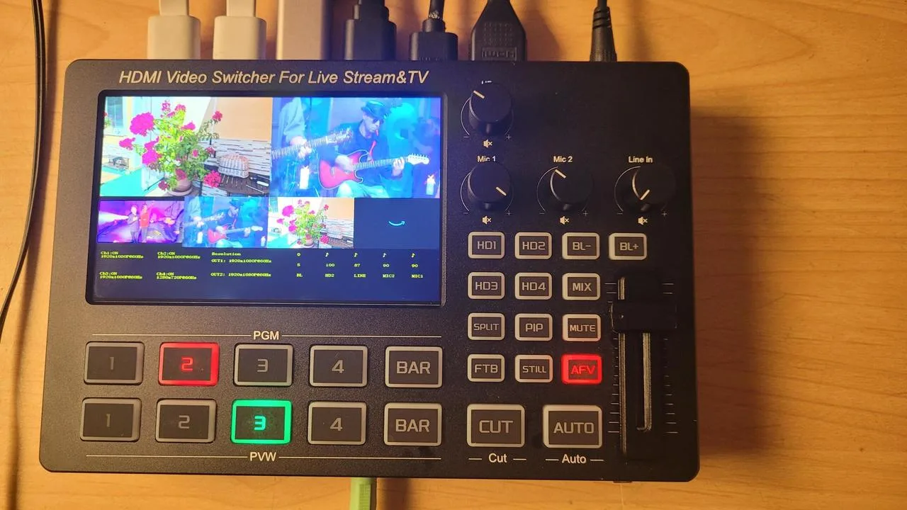 Prodám FULL HD video mixer s 5" LCD IPS displejem-SLEVA