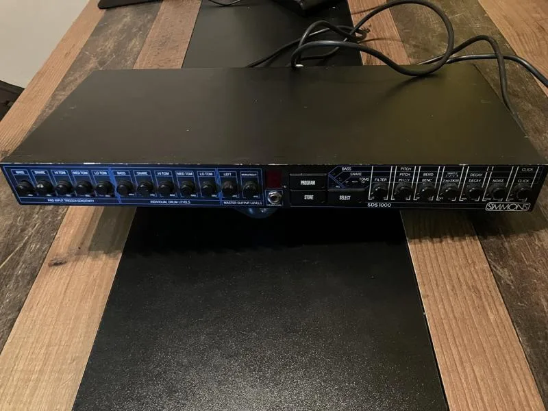 Simmons SDS 1000