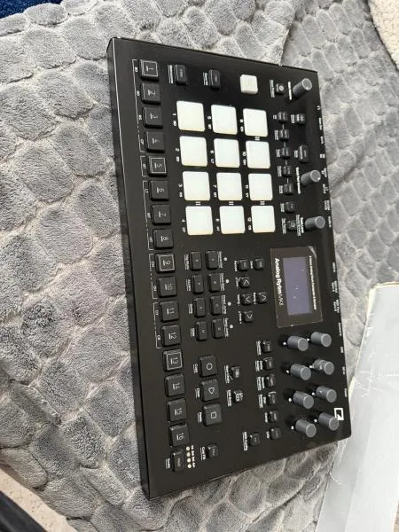 Nová cena! spěchá ELEKTRON ANALOG RYTM