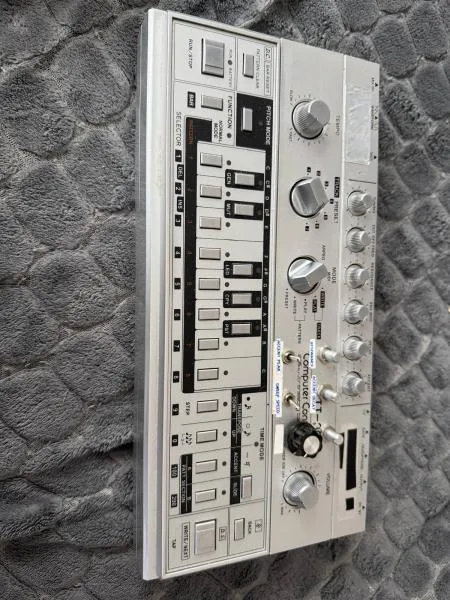 Prodám TT303 BASSBOT TT-303 nejlepší klon TB303 moded
