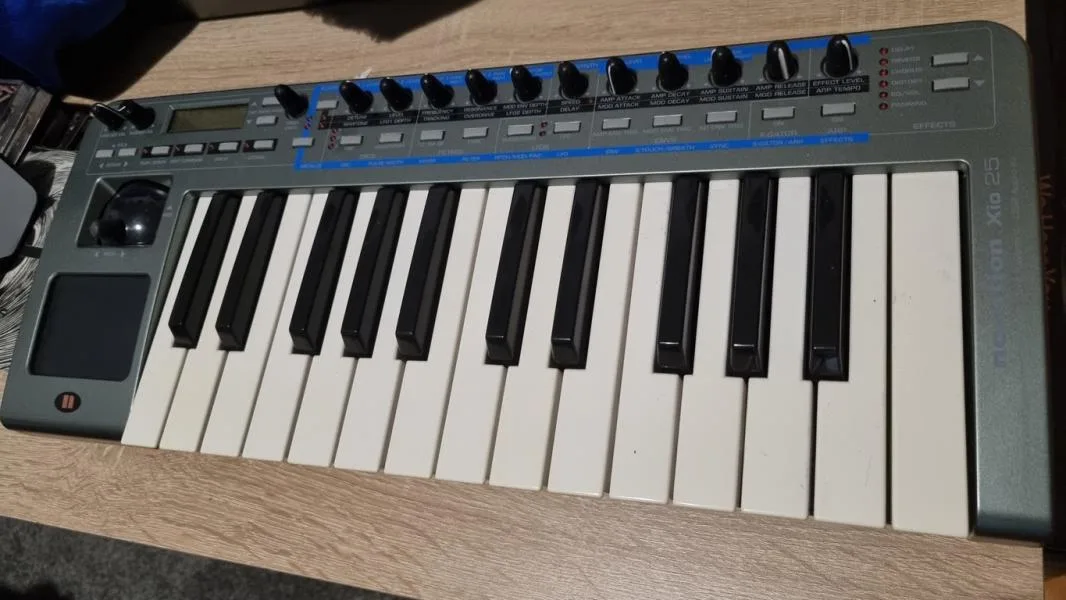 Novation xio25